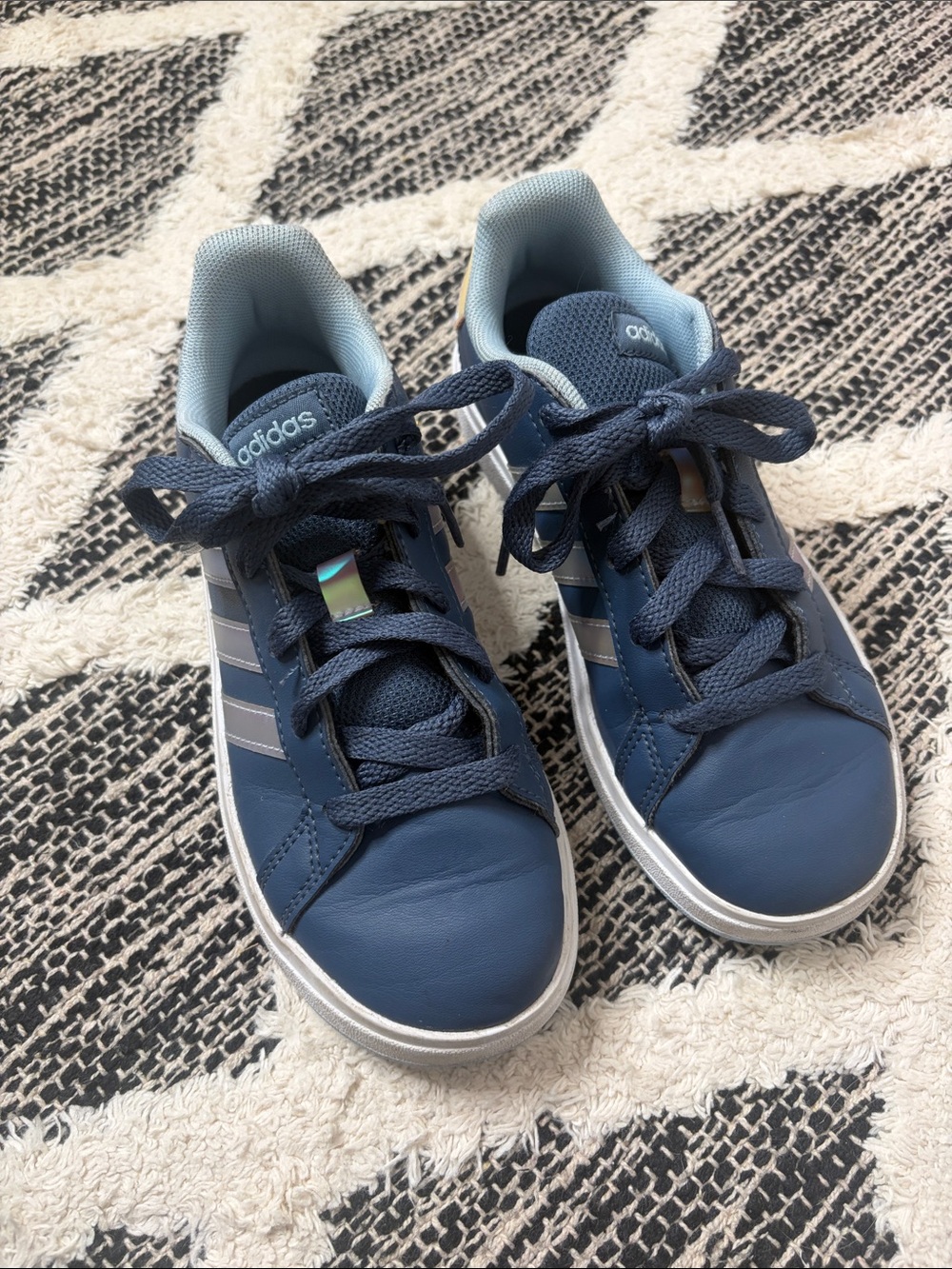 adidas Kids Navy Blue Lace-Up Sneakers size 1